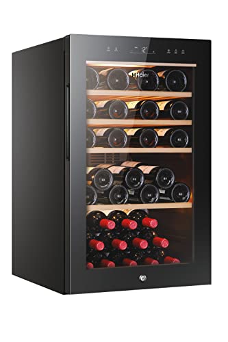 Haier Wine Bank 50 Serie 5 Cantinetta Vino, 49 Bottiglie, 1 Zona, Vetro Anti-UV, LED 3D, Ripiani in Legno, Controllo tramite App, Libera Installazione, Classe F, 49,7 x 58,5 x 82 cm, Nera - HWS49GA