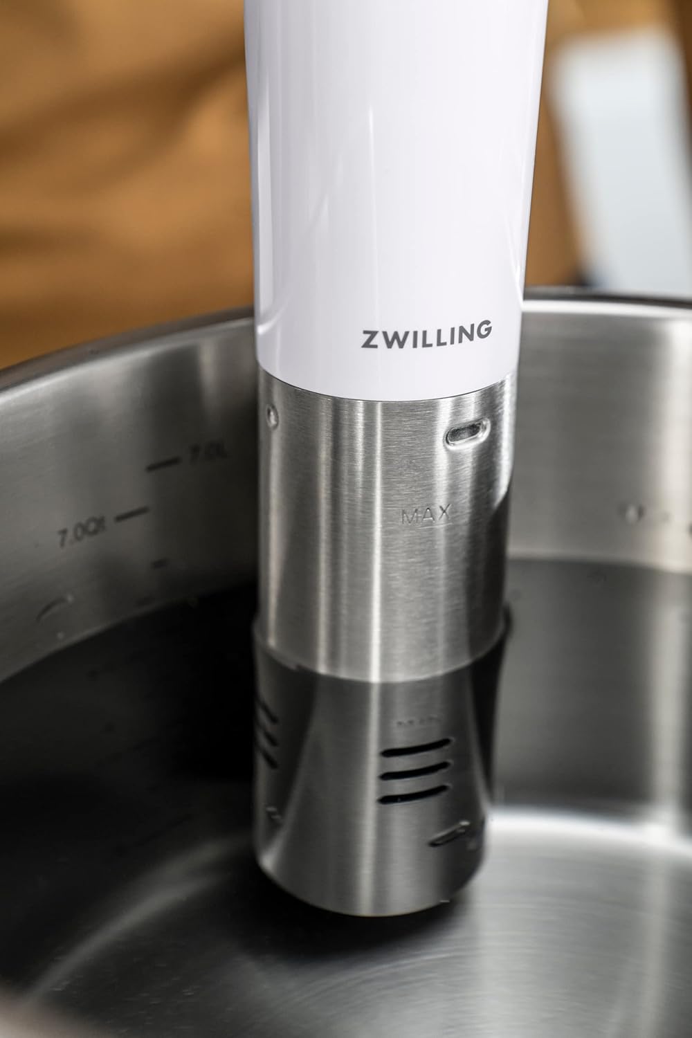 ZWILLING ENFINIGY Sous-vide stick, con intuitivo display touch, impostazione precisa della temperatura, stabilità della temperatura, bianco