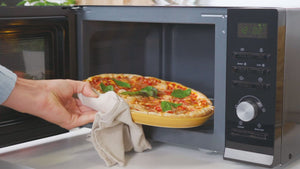Candy Moderna Forno a Microonde 20 Litri, 700W, 40 Programmi Automatici, 6 Livelli di Potenza, Funzioni Defrost e Autoclean, App hOn, Libera Installazione, 45,2 x 34,6 x 26,2 cm, Nero - CMWA20TNDB