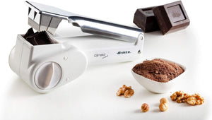 Ariete 44 Gratì Metal - Grattugia Elettrica Senza Filo - 1 kg formaggio con 1 ricarica - 2 rulli fori grandi e fini - bianco e argento