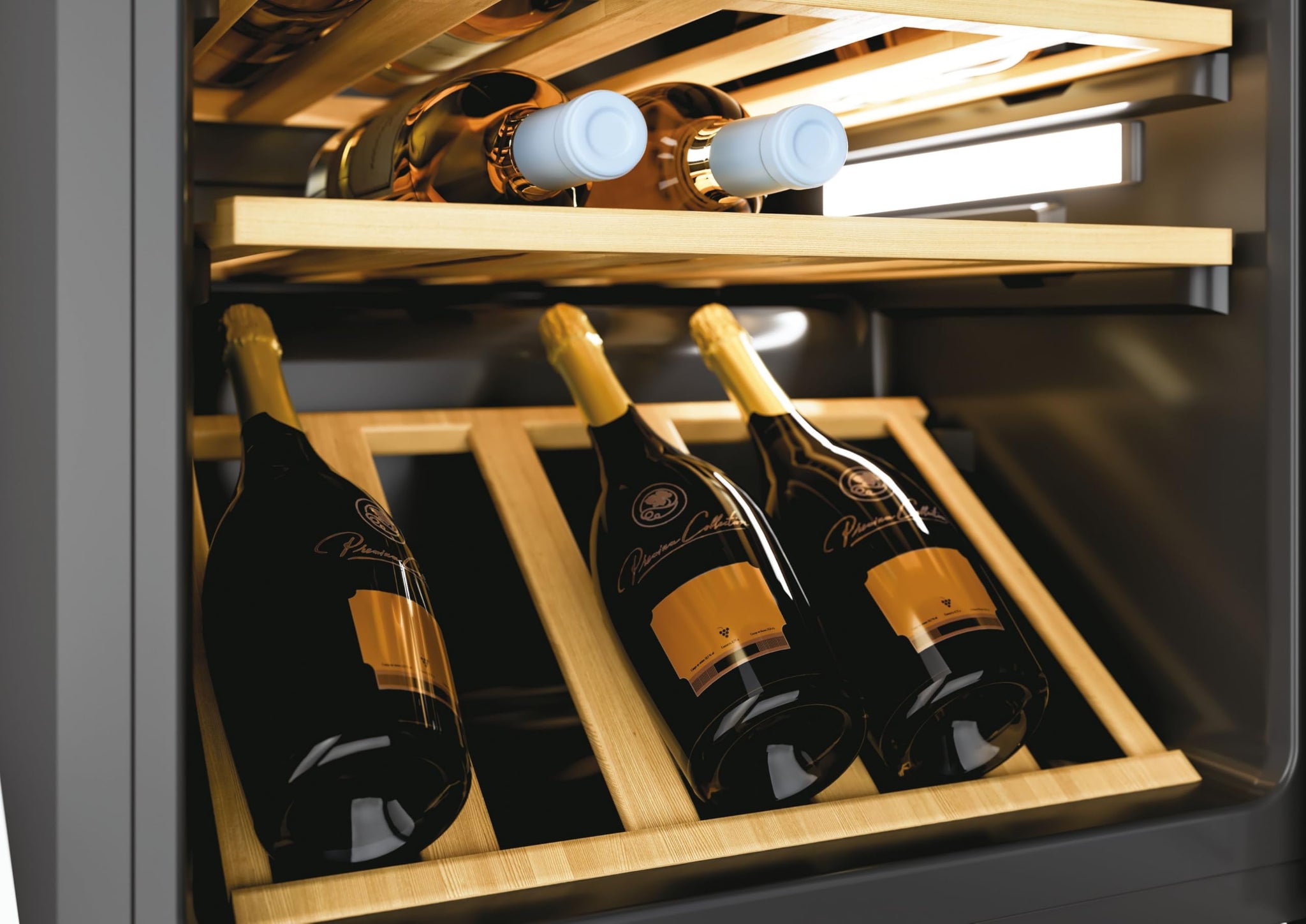 Candy DiVino, CWC 200 EELW/NF, Cantina Vino, 81 bottiglie, 39 dB, APP hOn, Tecnologia Vivino, Monozona, Nero, AxLxP 146x49x55 cm [Classe di efficienza energetica G]