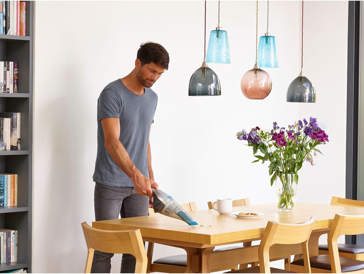BLACK+DECKER, DUSTBUSTER 10.8 Wh (7.2 v - 1.5 Ah) - Tecnologia Litio - Doppio sistema di filtraggio - Capacità 385 ml. NVC215WA-QW