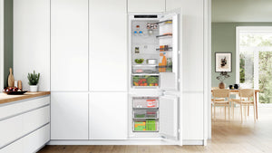 Bosch KIN96VFD0 Serie 4 - Frigorifero da incasso, nicchia da 194 x 56 cm, raffreddamento da 215 l e congelamento da 75 l, volume di raffreddamento del 12% in più, non sbrinare, inserti per porte molto