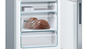 Bosch KGE49AICA Serie 6 - Frigorifero XXL, 201 x 70 cm, extra largo, frigo da 302 l + congelatore da 111 l, VitaFresh, sbrinamento raramente, BigBox spazio per congelatore grande