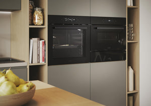 CANDY CA6 N5G3YTB Forno multifunzione da incasso, pirolisi, calore pulsato, classe A++, 78 litri, connettività Wi-Fi, 2 lecchefritte + 2 griglie + 1 coppia di guide telescopiche, chiusura morbida