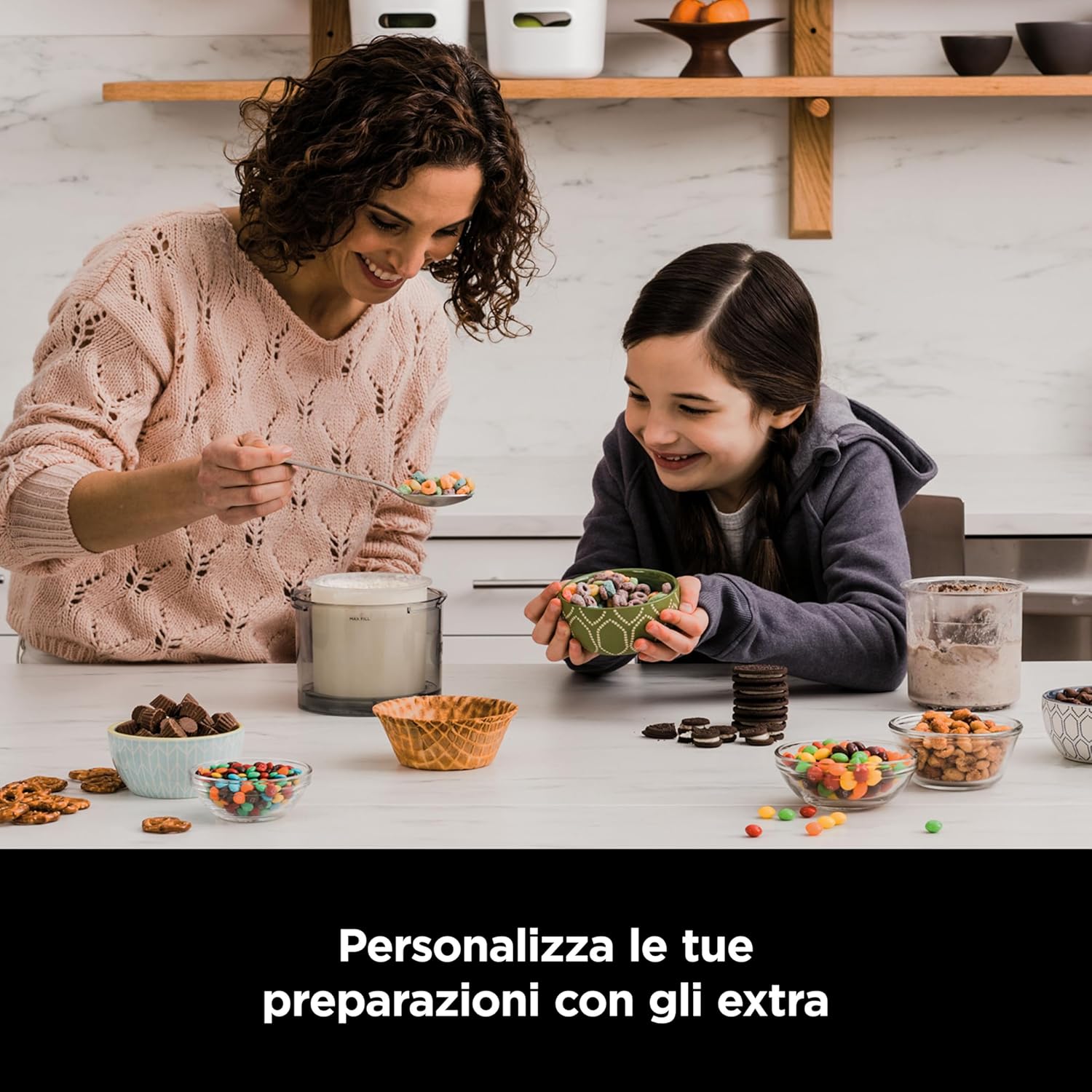 Ninja CREAMi Gelatiera, macchina per gelato e dessert congelati, 1,4 l, 3 vasetti, 7 programmi, per gelati, sorbetti, frullati, frappè, nero/argento, NC300EU