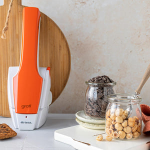 Ariete 447 Gratì 2.0 - Grattugia elettrica ricaricabile senza filo - 1 kg di formaggio con una ricarica - Rullo Acciaio Inox - Arancione