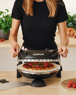 G3 Ferrari G1000610 Pizza Express Delizia, Forno Pizza, 1200 W, Termostato regolabile 400°C, Pizza fragrante in 5 minuti, Doppia resistenza riscaldante, Ricettario e Palette inclusi Nero