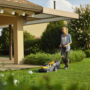 Stiga Tagliaerba a Batteria Collector 136e Kit, Per Giardini Fino a 250 m², Larghezza Taglio 34 cm, Batteria ePower da 20 V (2 x 2 Ah), 550 W, 2 Batterie e Caricatore Inclusi, giallo