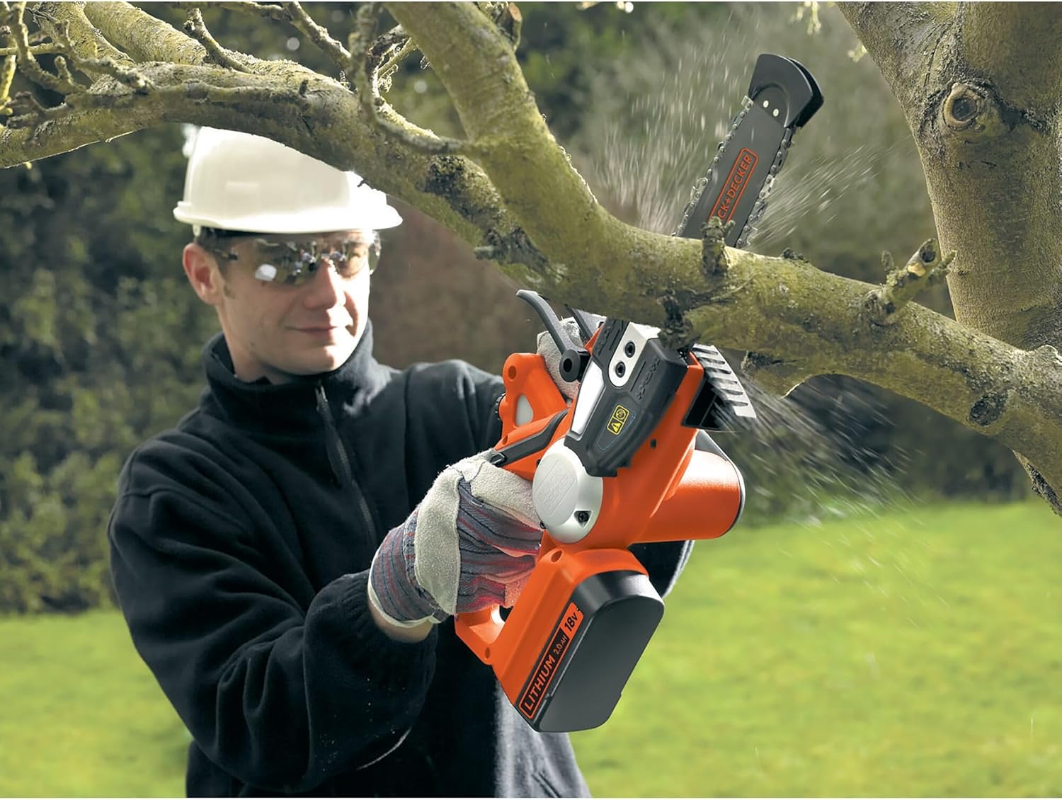 BLACK+DECKER, Elettrosega A Batteria Litio, Fino A 20 Cm Di Taglio, 18 V, 2.0 Ah, Nero Arancione. GKC1820L20-QW