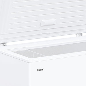 Haier Congelatore a Pozzetto, 196 Litri, Funzione Fast Freeze, Trattamento Antibatterico, Temperatura Regolabile, Luce LED, Classe E/A++/ 91,5 x 55,5 x 84,5 cm, Bianco - HCE200D
